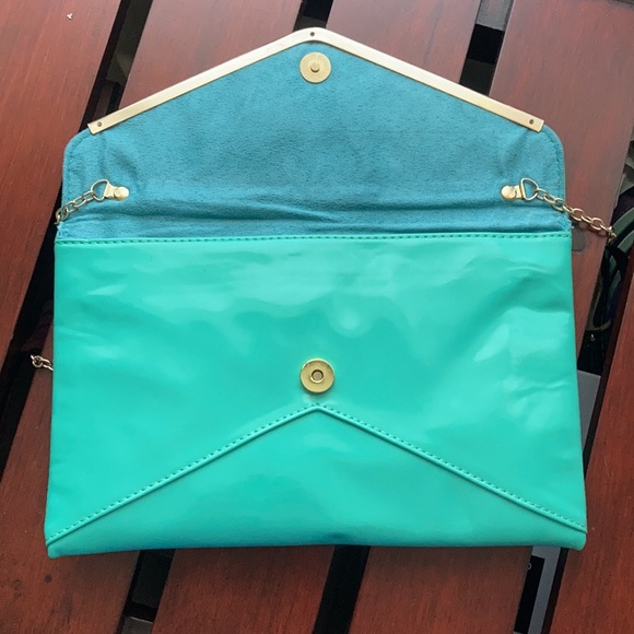 Expressions NYC clutch - Picture 2 of 7